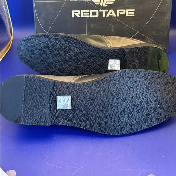 Red Tape Men's Black Leather Dress Shoes - Picture 5 of 7